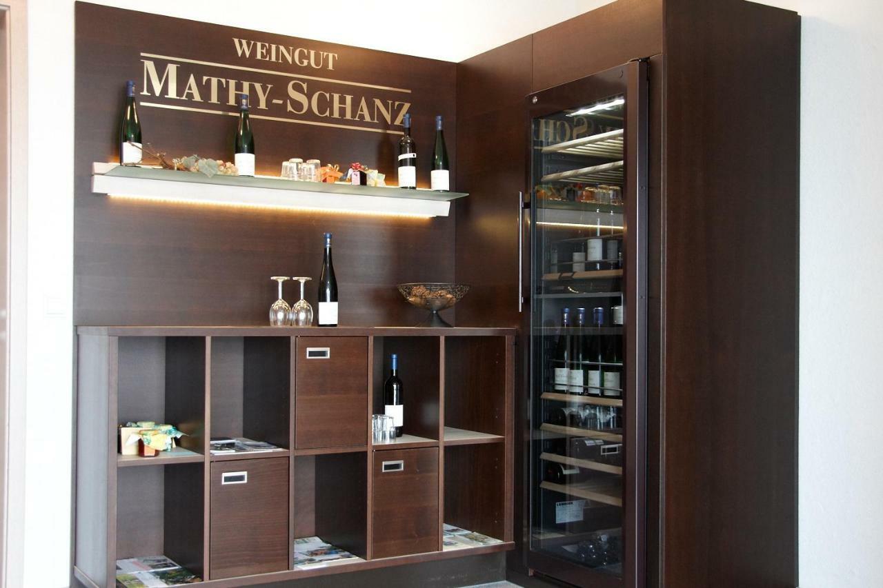 Gaestehaus Weingut Mathy-Schanz Osann-Monzel Exterior foto